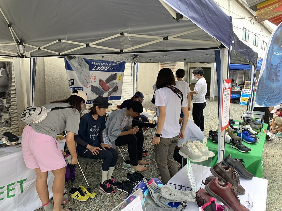 บูธรองเท้า LAFEET ที่งานเทศกาลเท้า ณ ศาลเจ้าฮัตโตริ เทนจินกุ