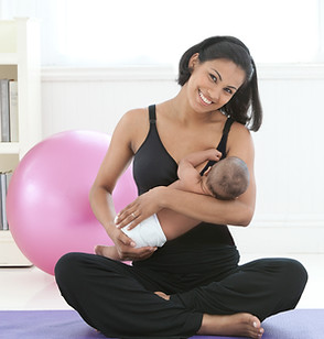 Glamourmom_Lifestyle_Yoga_Pink_Ball.jpg