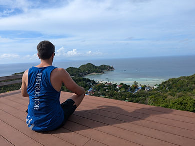 Instructeur Animal Flow, méditation, respiration