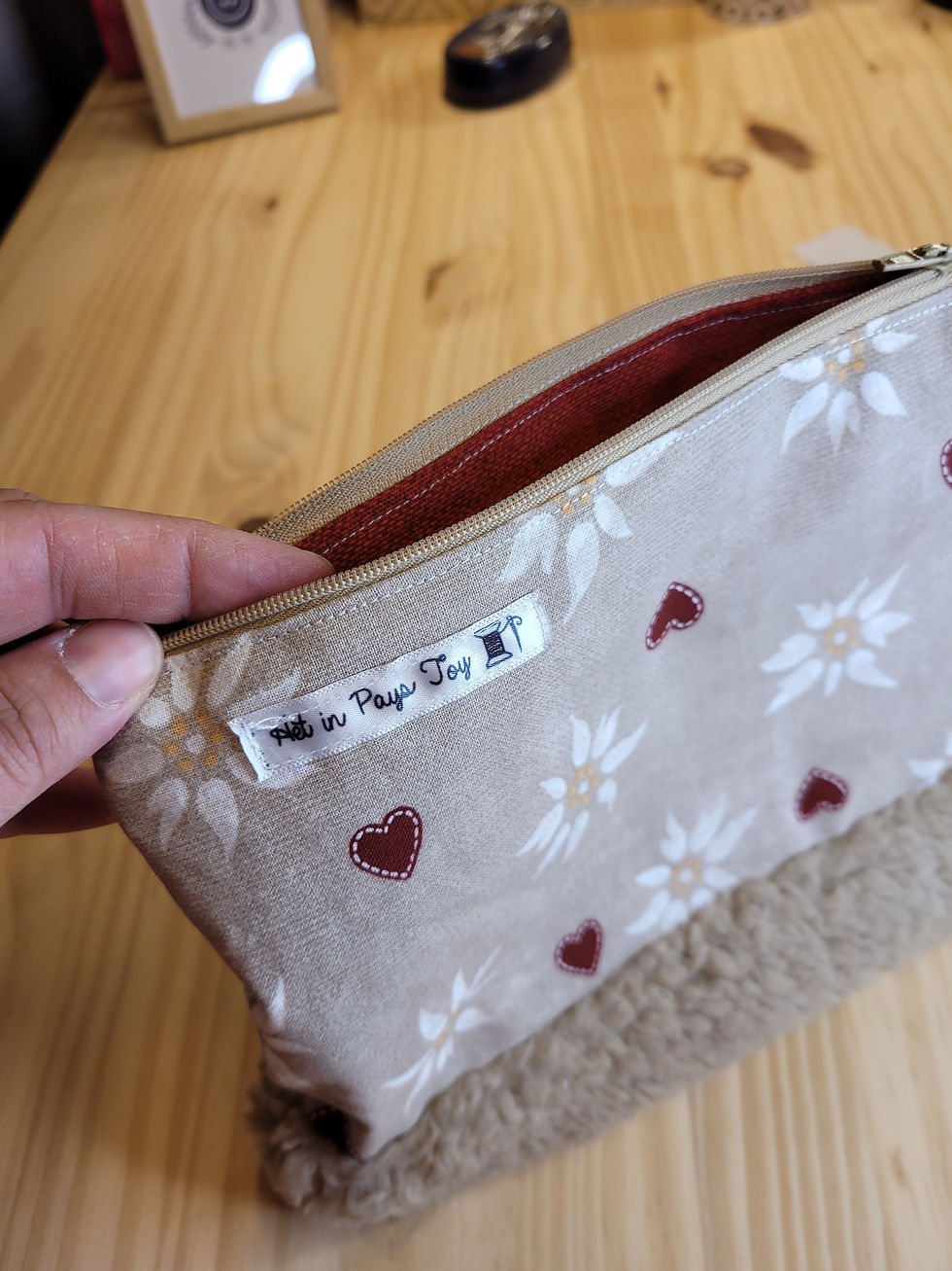 Pochette edelweiss mumoute coeur rouge