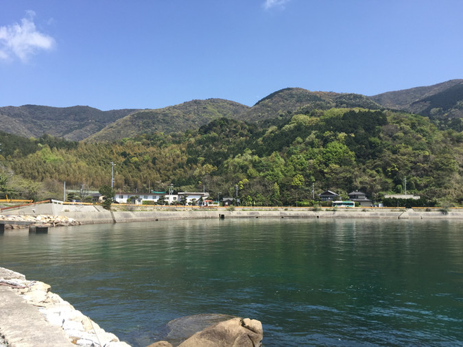 Beautiful_Mountain_and_sea_Photo_by_Keijiro_Suzuki.JPG