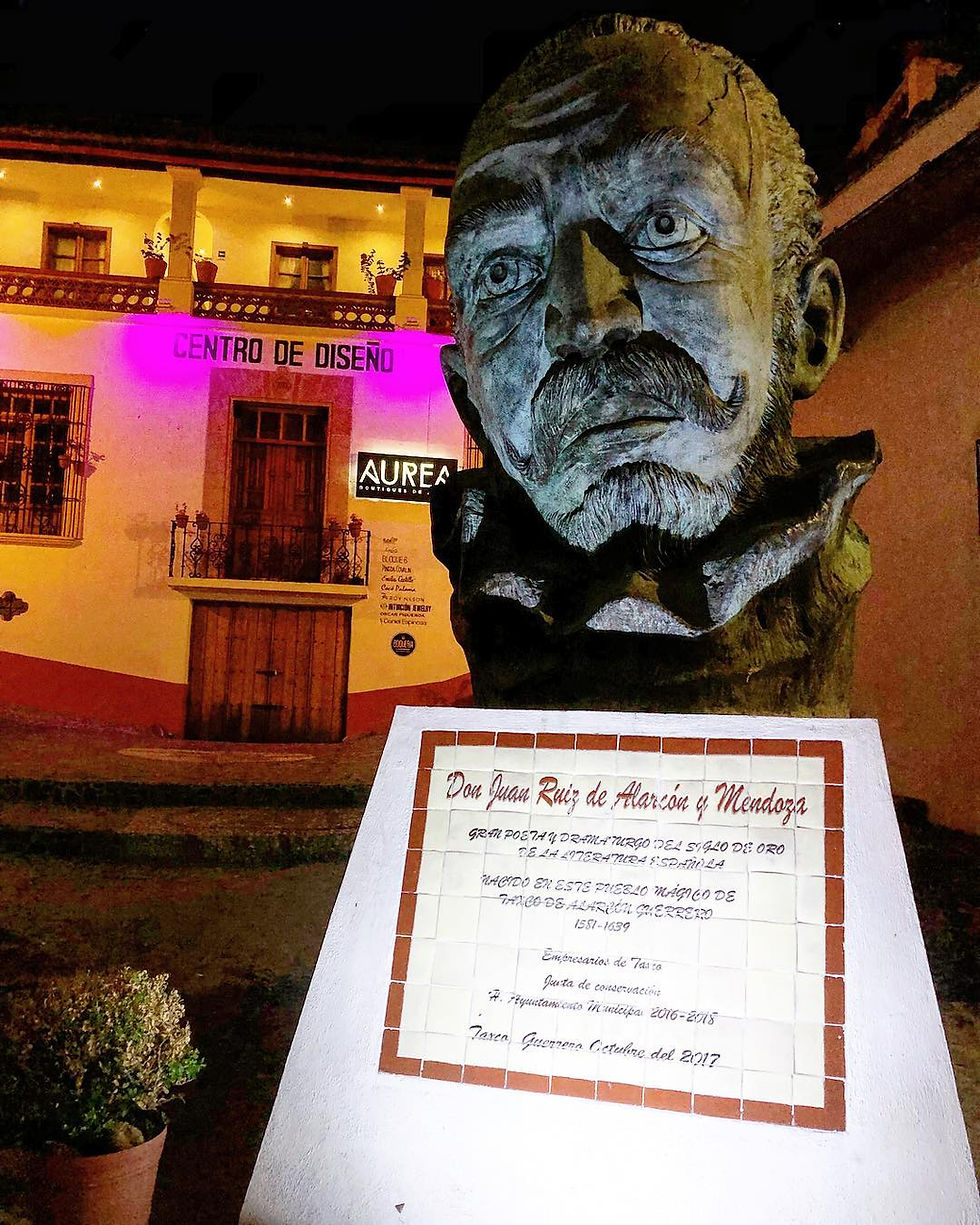 32144590_235106840593044_536783548499728