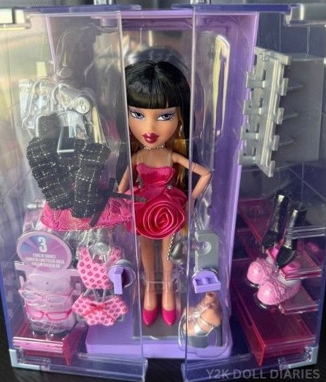 What'z In My Closet Playset: A Review