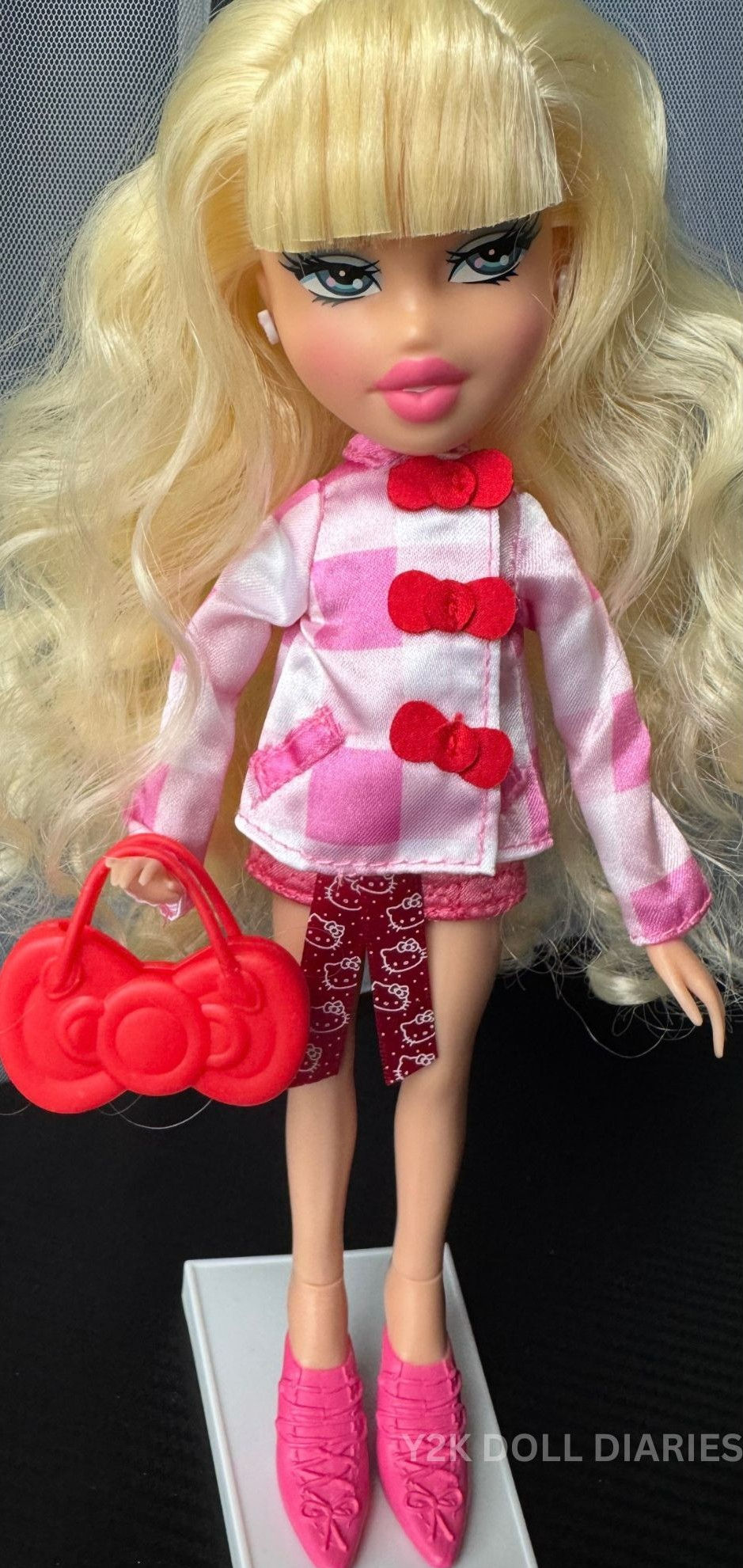 Hello Kitty Cloe in Original Outfit with Hair Down