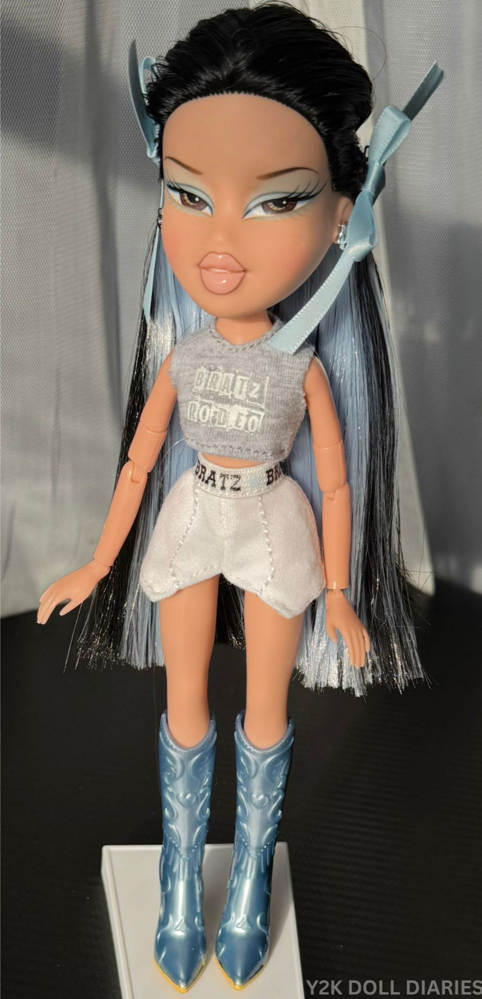 Pop Starz Jade Original Outfit Without Guitar, Microphone, and Jacket