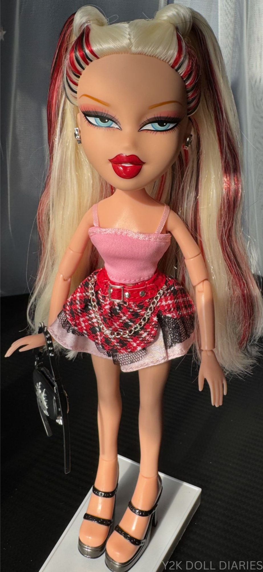 Pop Starz Cloe Restyled Jacket Off New Outfit