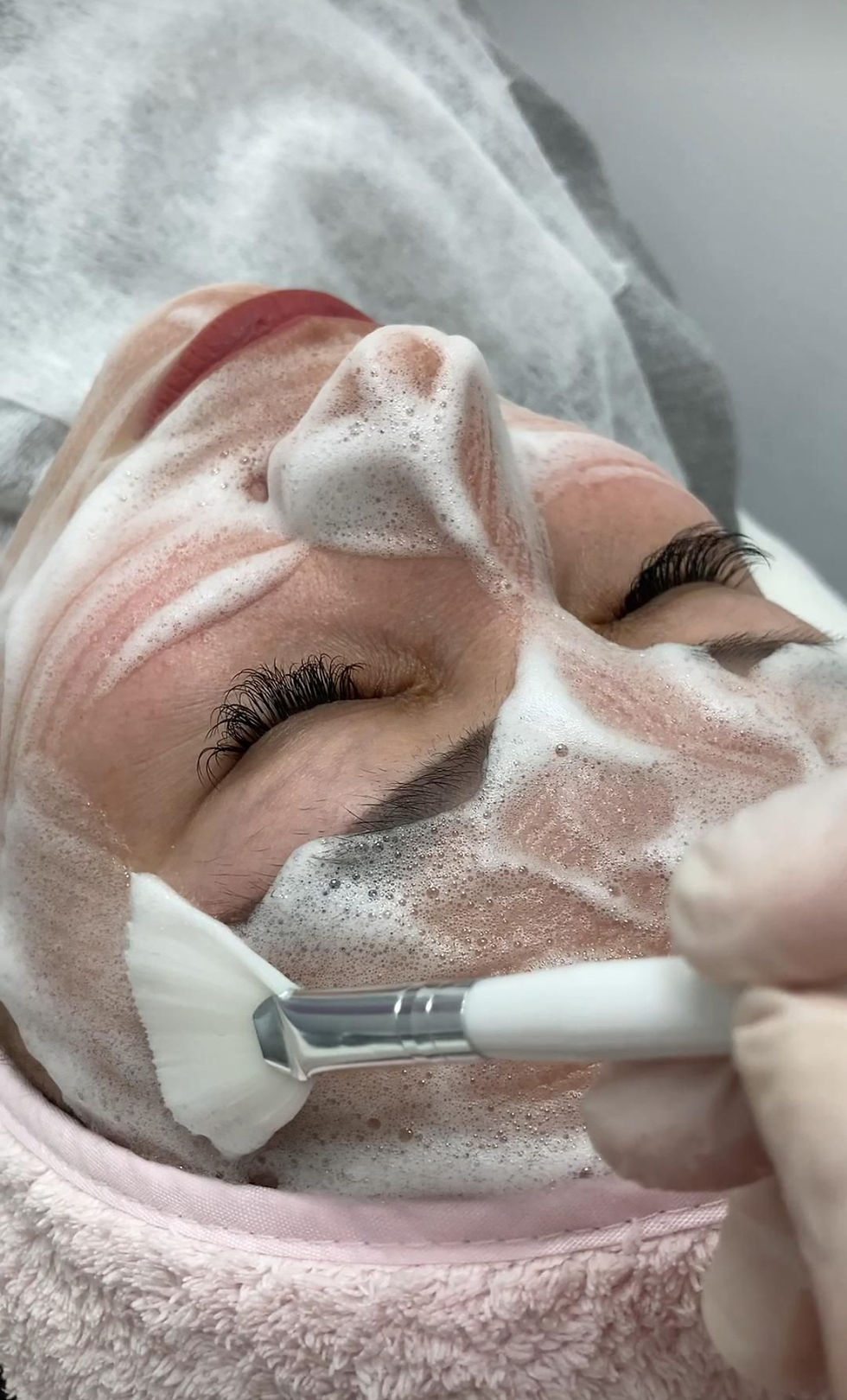 Best Type of Facial for Your Skin Type: A Guide from Basingstoke’s Expert