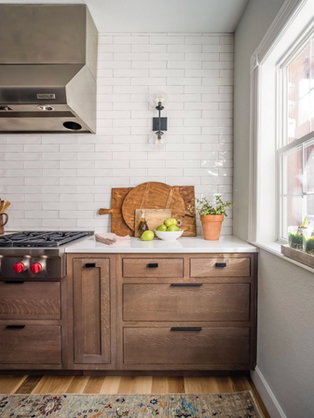 Rift White Oak vs. Quartersawn White Oak: What’s the Difference and Which One Is Right for You?
