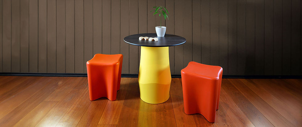 Chuckel dine table
