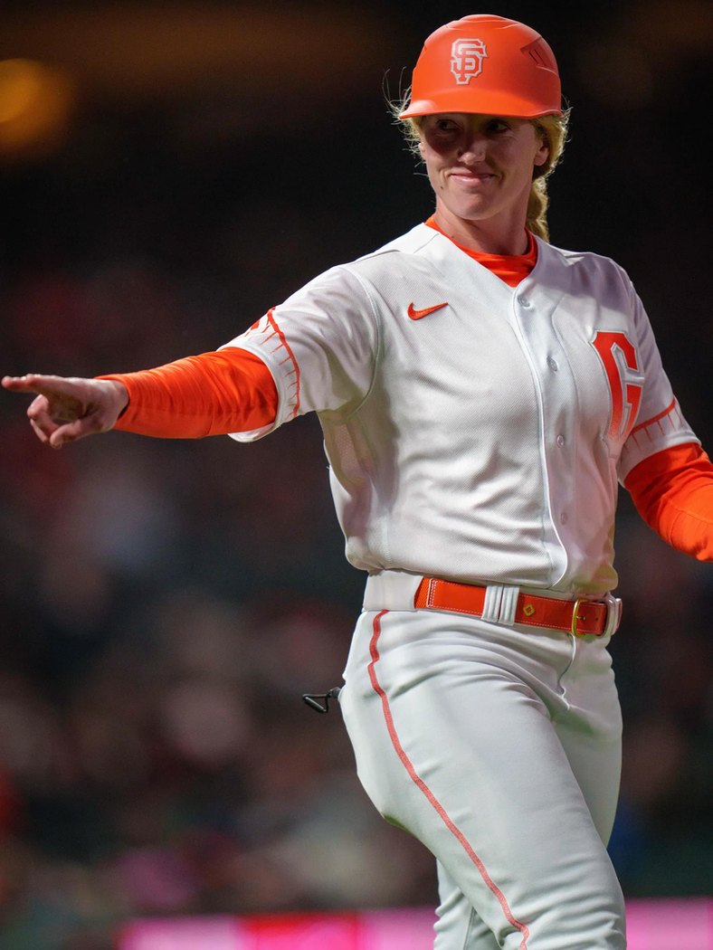 Se hace historia en la MLB: Alyssa Nakken se convierte en la primera mujer en dirigir en el terreno