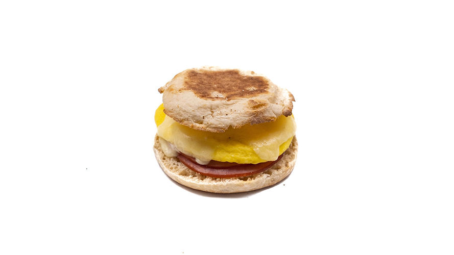 EGGANDBACONENGLISHMUFFIN-899x500.jpg