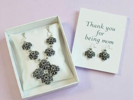 Jewelry Gifts for Mothers: Perfect Presents for the Mother of the Bride