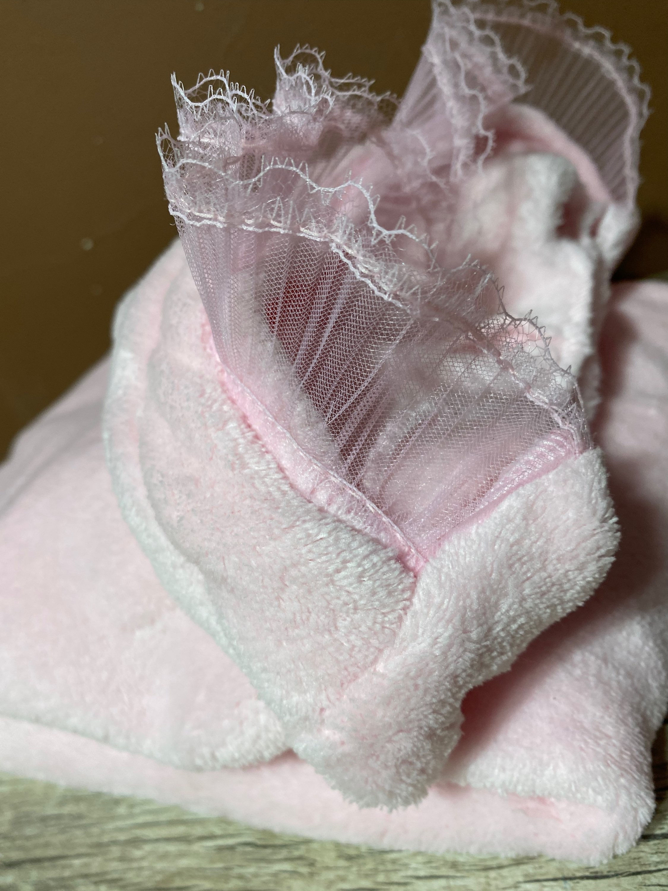 Mata com capuz rosa bebê