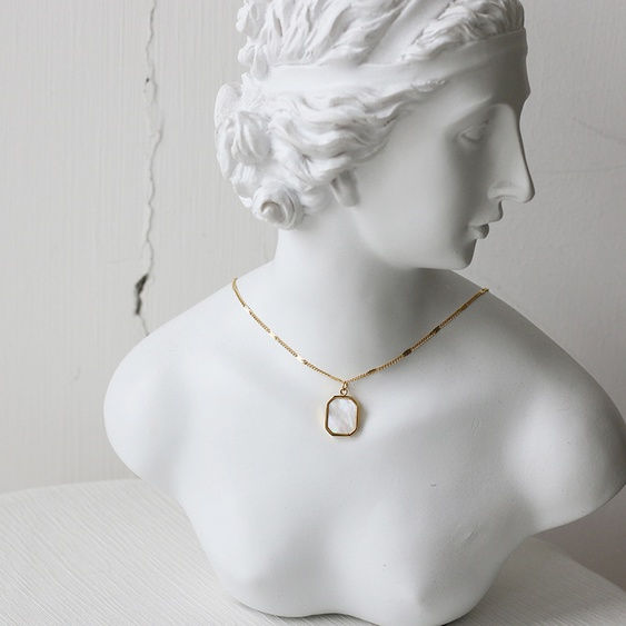 Thumbnail: Mother of Pearl Necklace