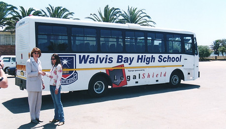 2005 Nuwe Bus word oorhandig.jpg