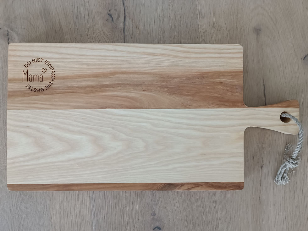 Miniaturbild: Schneidebrett mit Griff - Kern Esche geölt - 40 x 20 x 2 cm