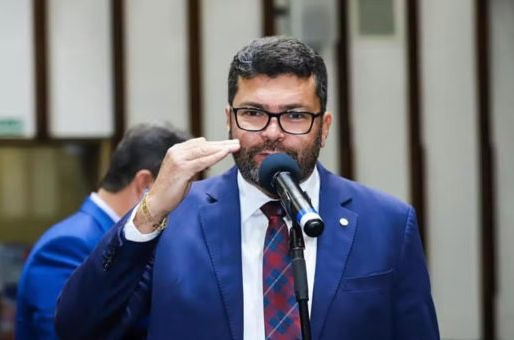 Deputado Marcinho Oliveira se manifesta após ser alvo de mandado de busca e apreensão