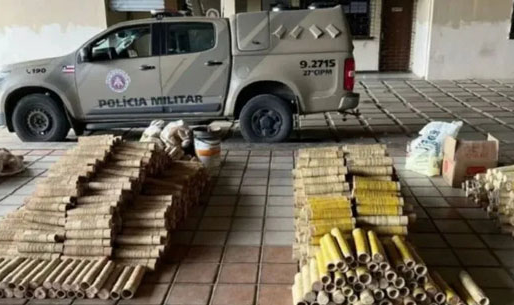 PM desarticula fábrica clandestina de espadas juninas e apreende 700kg de pólvora no interior da Bahia