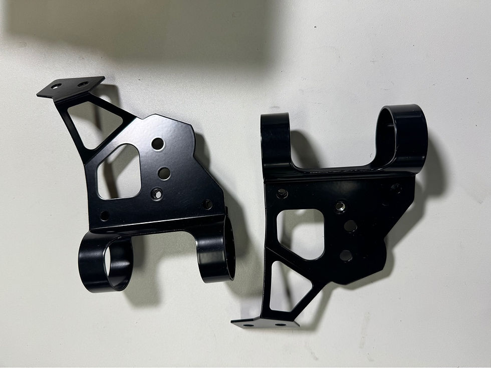 M0671.01A3 & M0672.01A3 support phare et saut de vent Buell M2