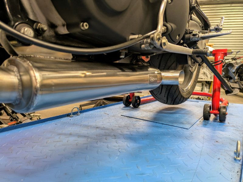 Thumbnail: Tubular muffler for Buell