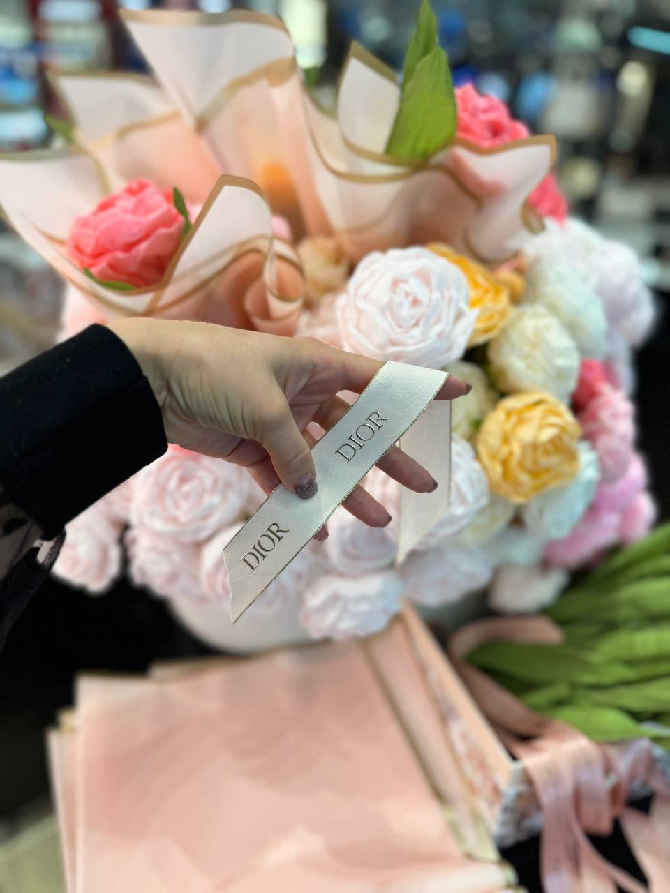 Miss Dior Paper and Flowers Roses
