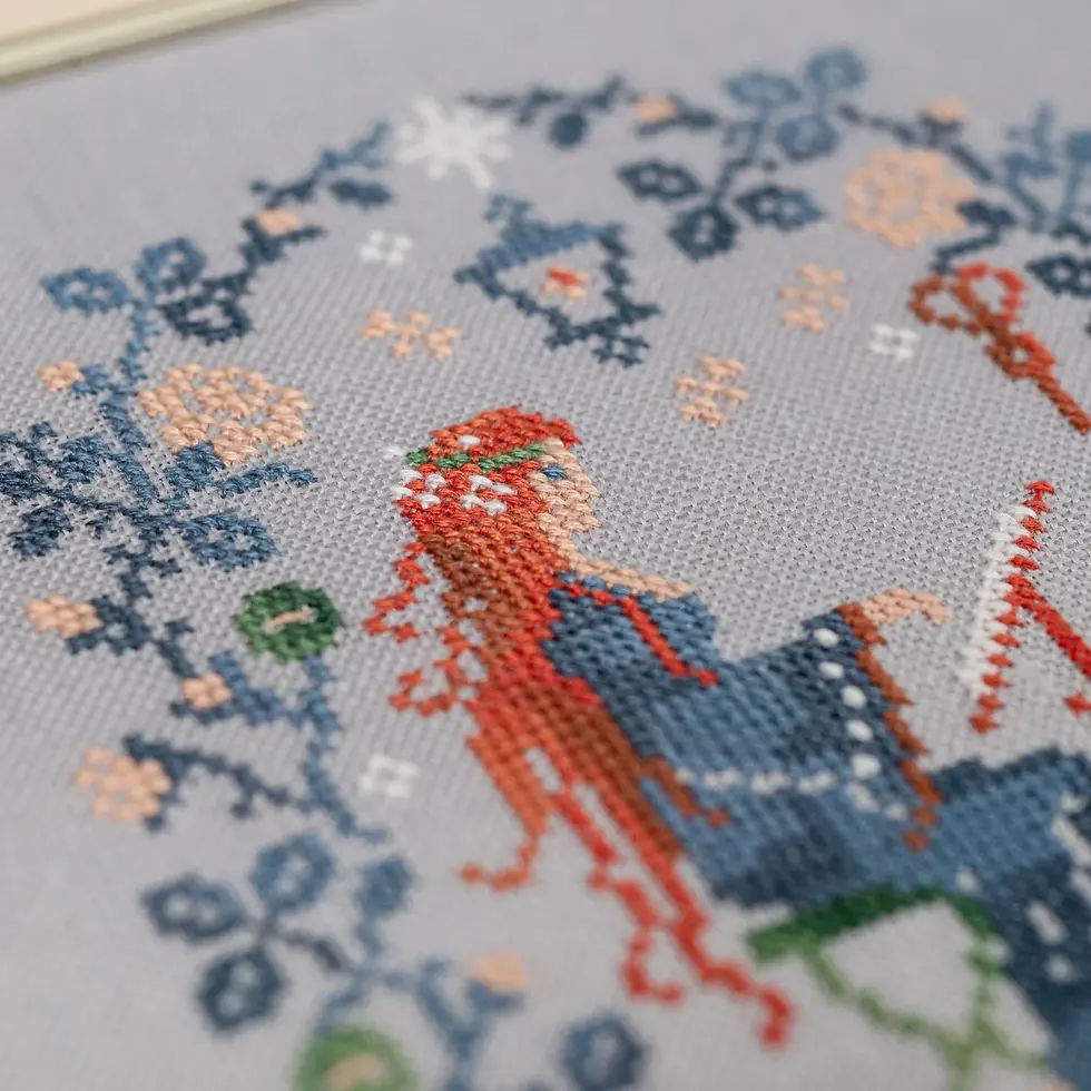 サムネイル： Chart-Cross-Stitching by Moonlight