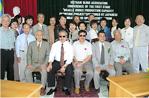 MF訪問団2004.png