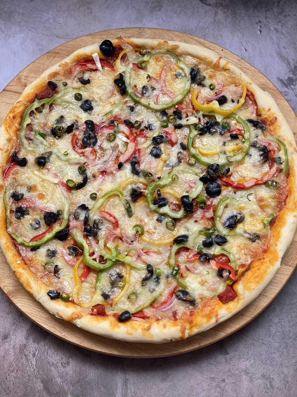 spicy beef with peppers pizza