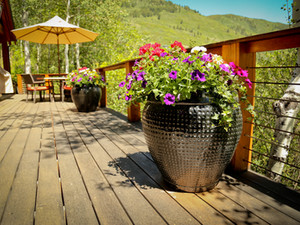 Custom Containers & Hanging Baskets