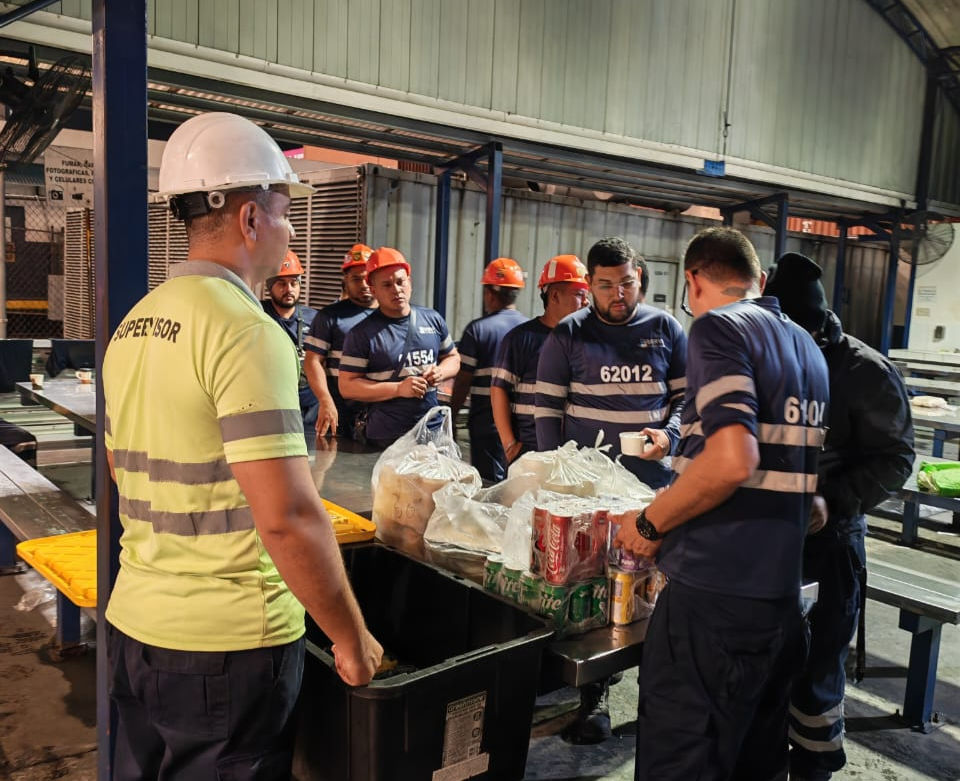 Entrega de Comidas Típicas en Puerto Balboa