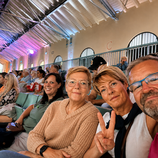 Mit Freunden im Sommerkino