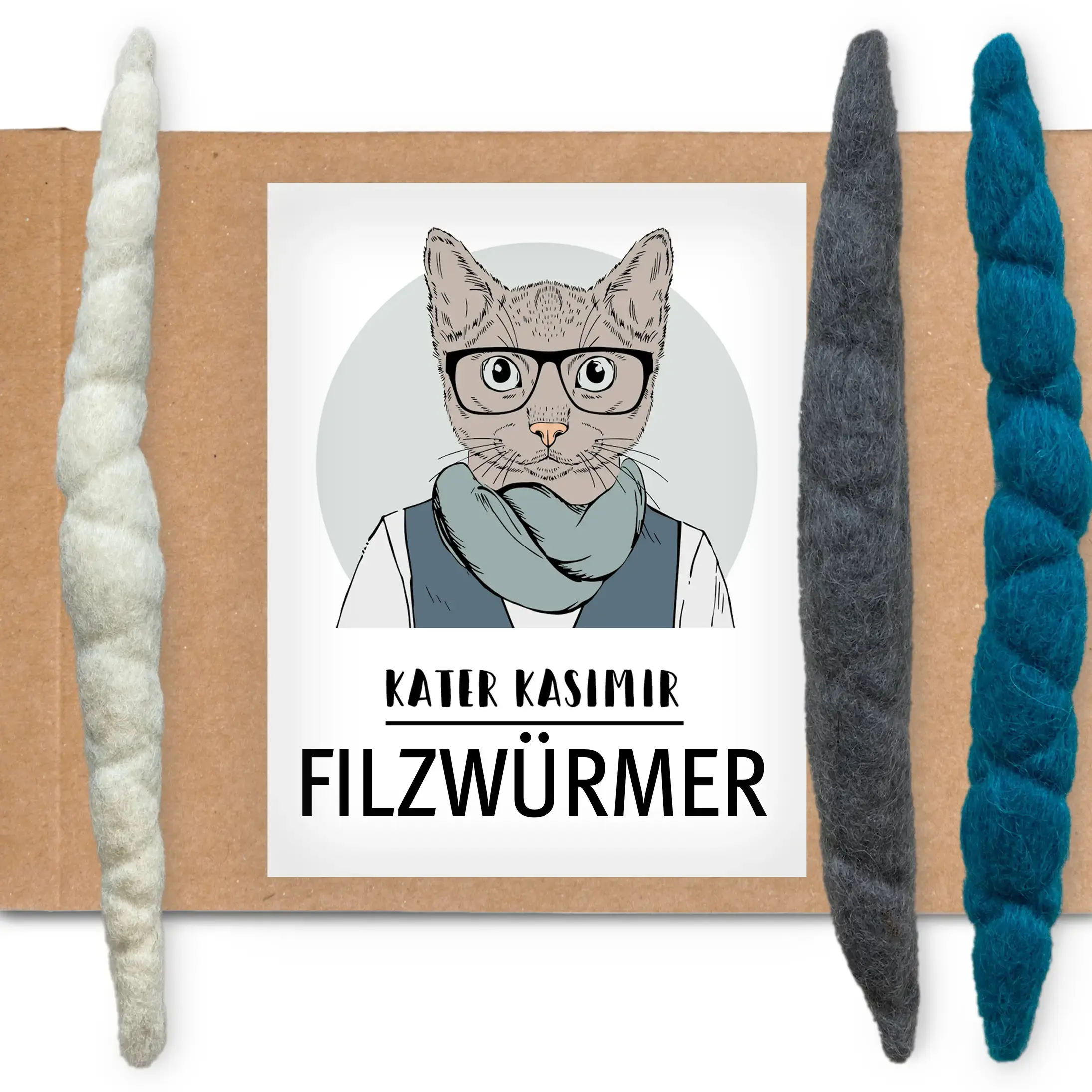 Cat toy made of virgin wool: worms 