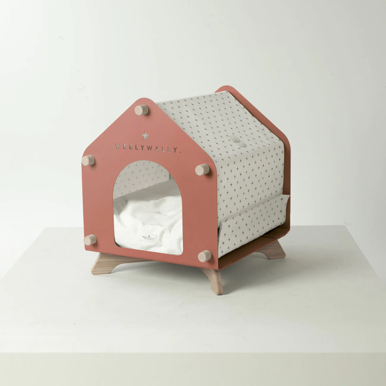 Volendam Pet House by Weelywally maxandwoodys