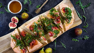 Goat Cheese & Fig Flatbread with Arugula