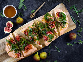 Goat Cheese & Fig Flatbread with Arugula