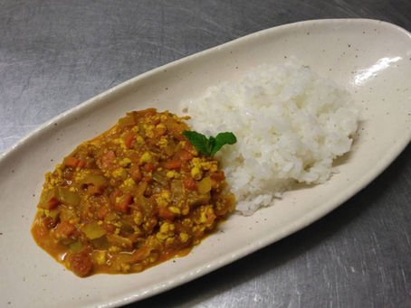 5種のスパイスで精進カレーを作りました。