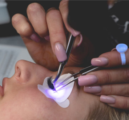 Flash-Cure-UV-Instant-secure-attachment-Desktop.jpg
