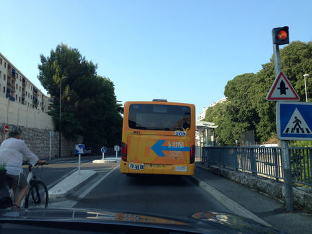 Aluguel de Carros e Transportes públicos, na Cote d'Azur