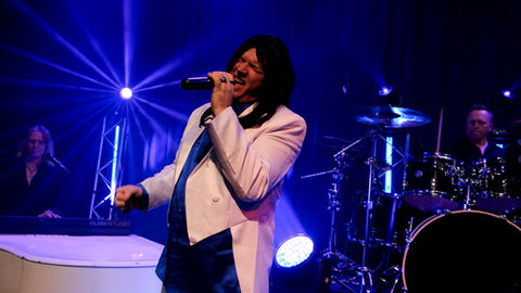 ABSOLUTE DEF-LEPPARD-Performing Live
