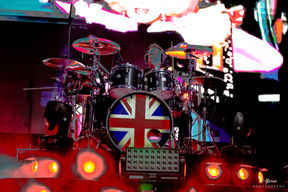 ABSOLUTE DEF-LEPPARD
Performing Live