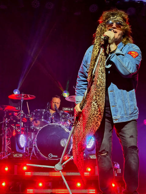 ABSOLUTE BANDS-Performing Live