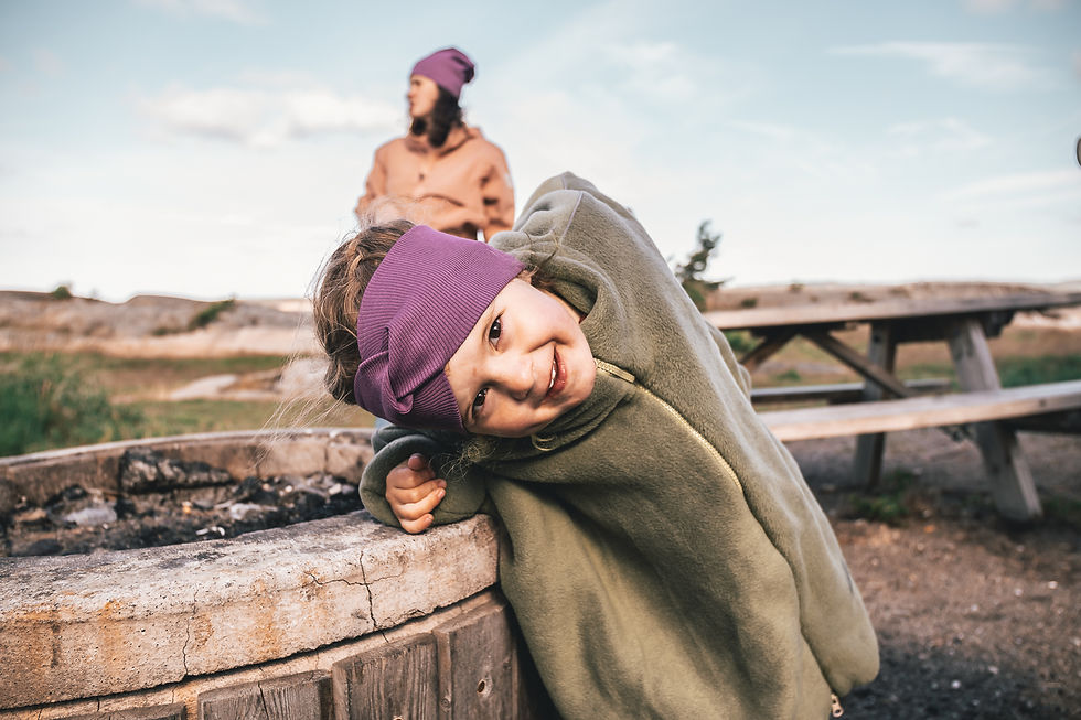 Miniatyrbilde: Pannebånd MySafeHug ribbestrikket bomull med flette jente 2-6 år Lilla