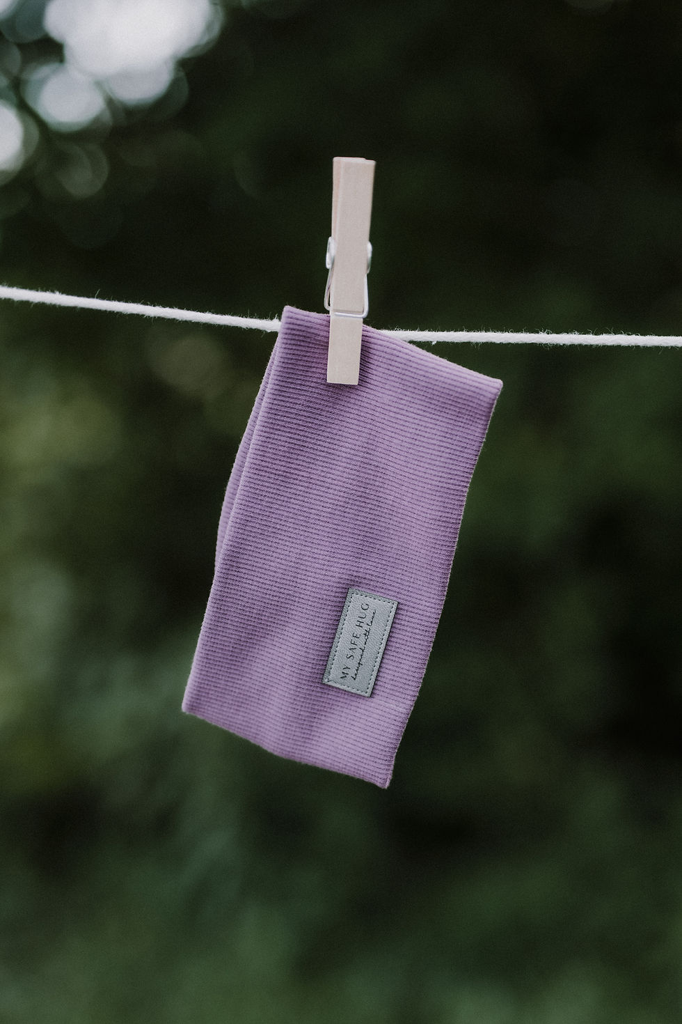 Miniatyrbilde: Pannebånd MySafeHug ribbestrikket bomull med flette jente 2-6 år Lilla