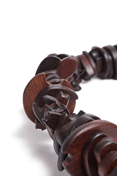 Detalhe colar Snake da Artista Viola Pineider