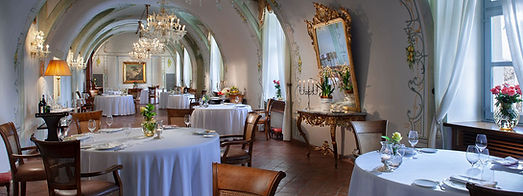 Sala-Ristorante-castello-Guarene.jpg