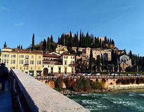 Verona Highlights Walking Tour in Small-group