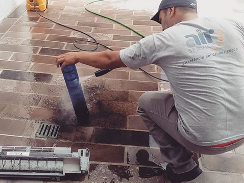 O que abrange a limpeza ao ar condicionado?