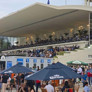 telespectadores , prestigiando o  evento