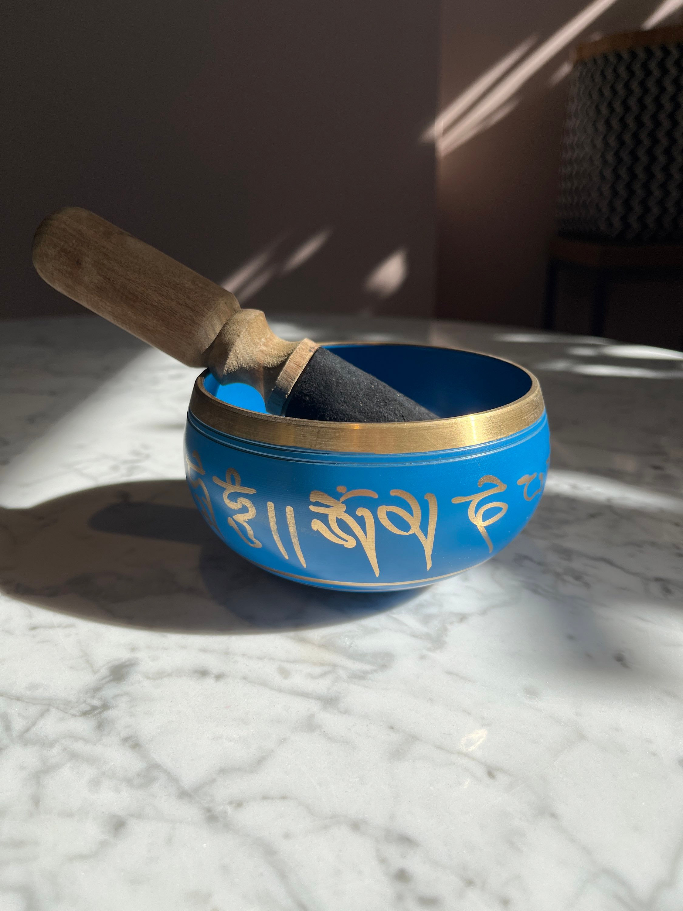 Small Fatima Hand Singing Bowl, Blue