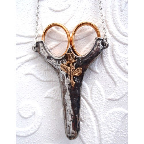 English Rose Chatelaine with Etui Scissors 2 3/4"